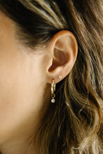 Load image into Gallery viewer, Sara Hoop Earrings
